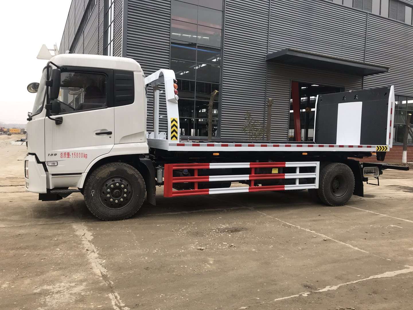 東風(fēng)天錦一拖二清障異型 報(bào)廢車(chē)廠專(zhuān)用