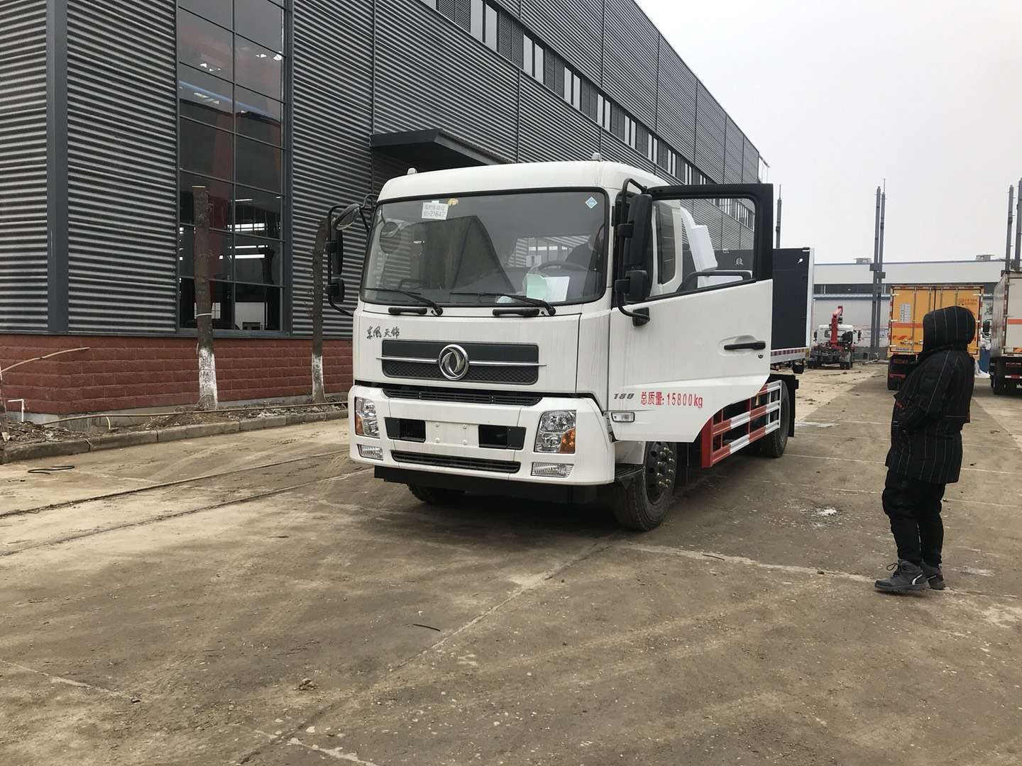 東風(fēng)天錦一拖二清障異型 報(bào)廢車(chē)廠專(zhuān)用